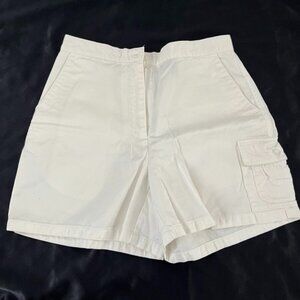 IZOD white 3 pocket shorts women size 4